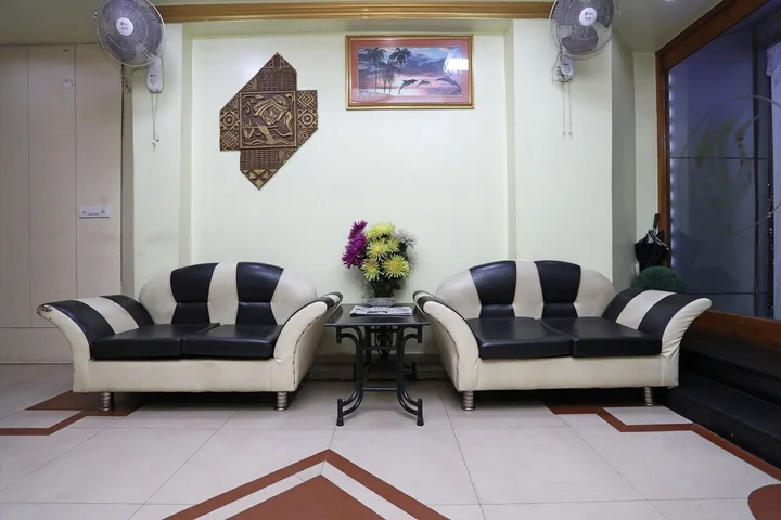 Асансол: Hotel Parbati International