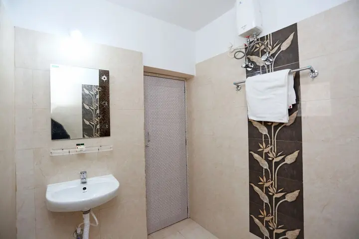 Асансол: Hotel Parbati International