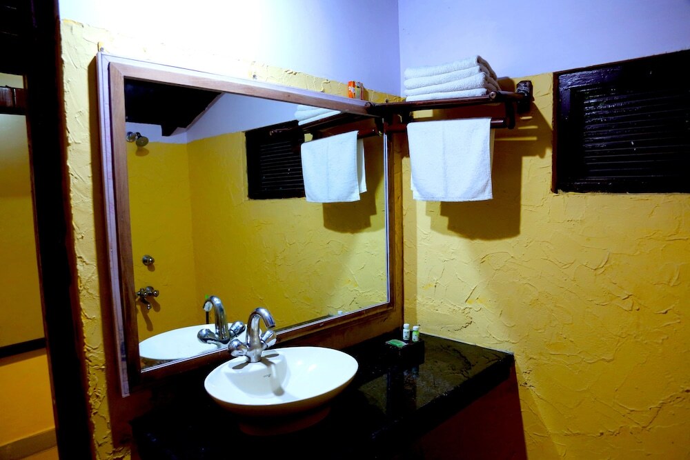 Наинитал: Corbett Wild Resort- A River Access Property