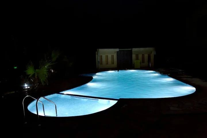 Наинитал: Corbett Wild Resort- A River Access Property