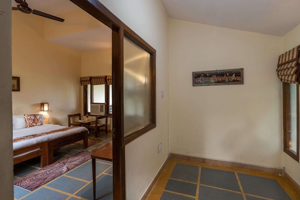 Наинитал: Corbett Wild Resort- A River Access Property