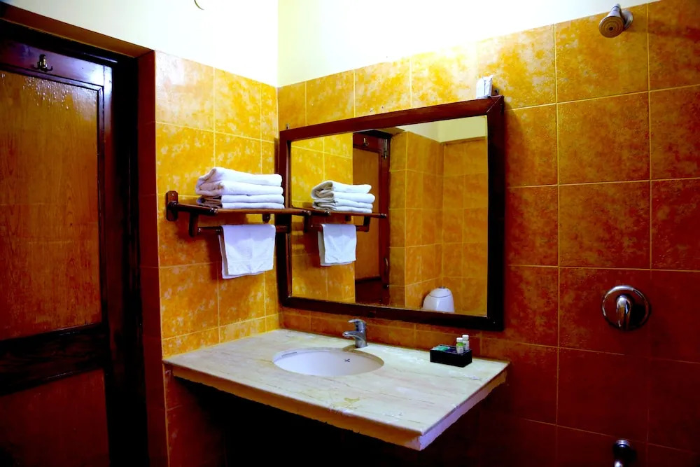 Наинитал: Corbett Wild Resort- A River Access Property