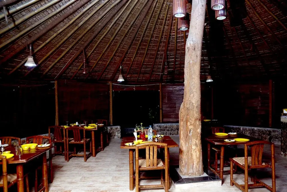 Наинитал: Corbett Wild Resort- A River Access Property