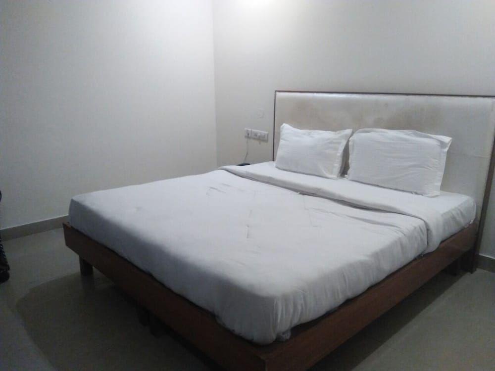 Манали: Hotel Him View