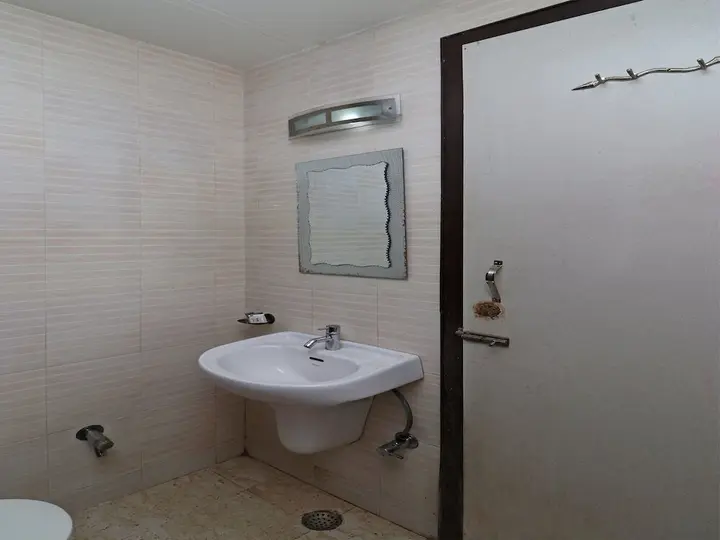 Матхура: OYO 10414 Hotel Tushar Residency