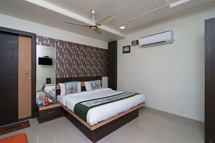 Матхура: OYO 10414 Hotel Tushar Residency