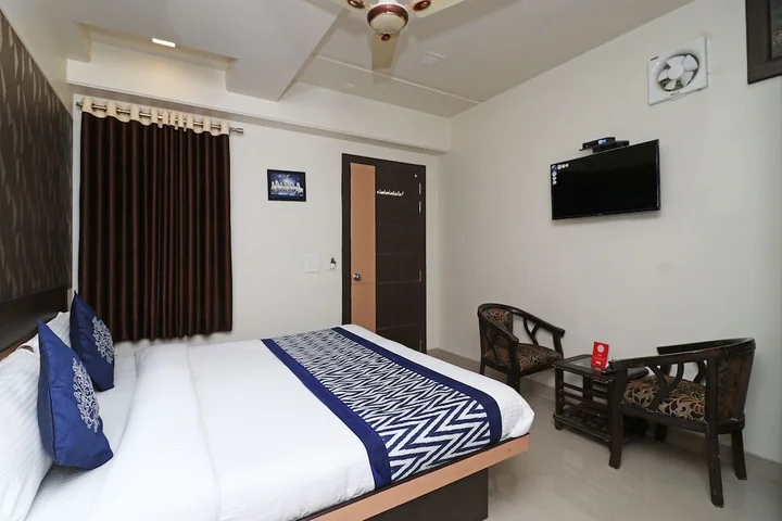 Матхура: OYO 10414 Hotel Tushar Residency
