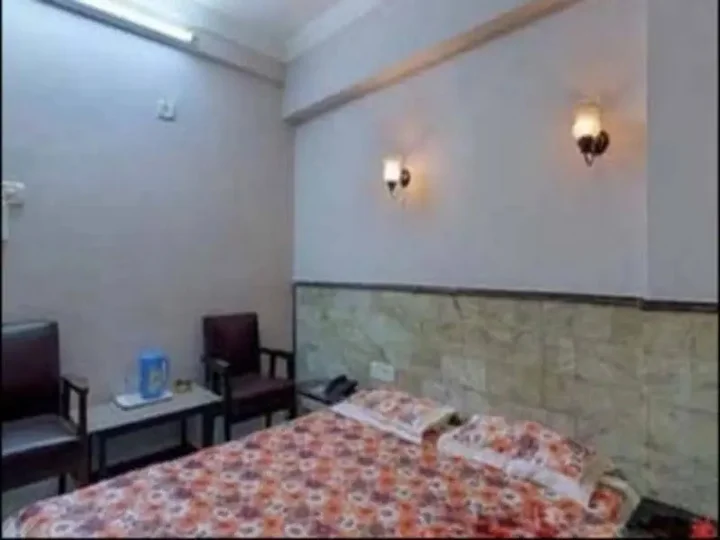 Мумбаи: Hotel Singhs International
