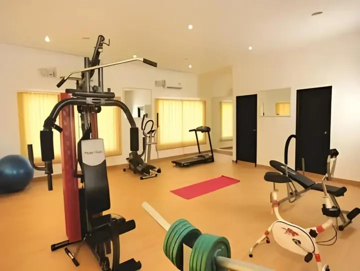Чирайнкижу: Raj Regency Hotel