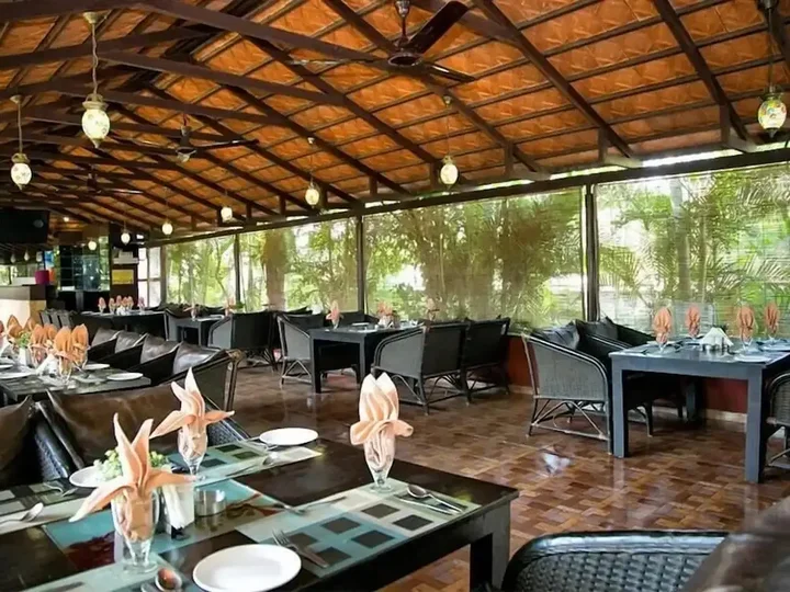 Хоспет: Hotel Hampi International
