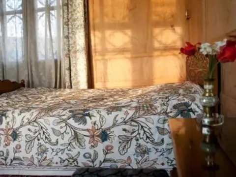 Шринагар: Houseboat Appolo Eight