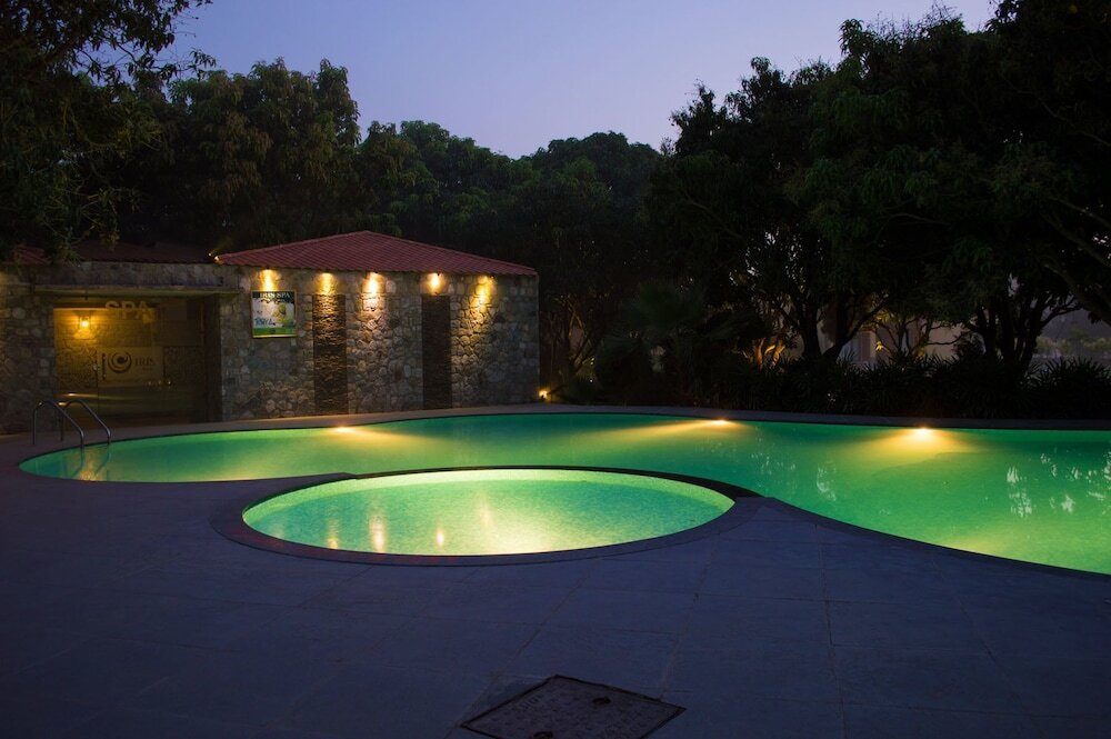 Наинитал: Corbett Wild Iris Spa & Resort