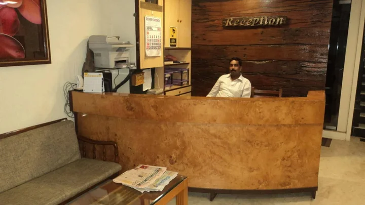 Мумбаи: Benazeer Hotel