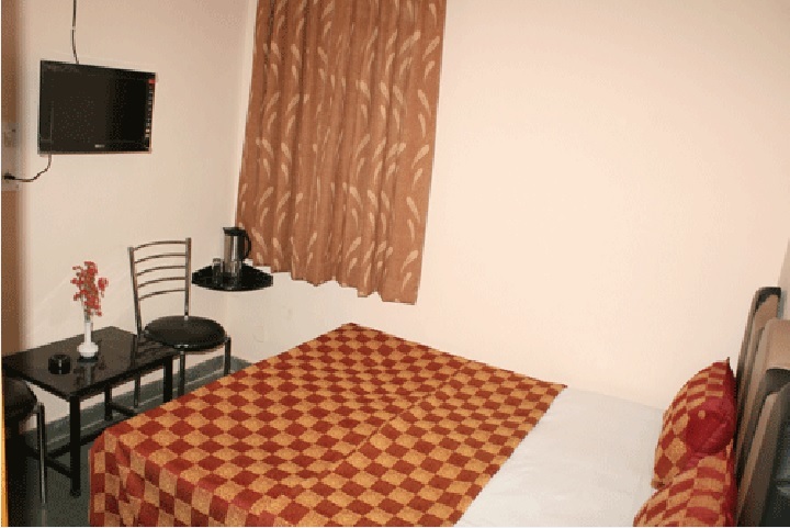Дехрадун: Hotel Kailash Inn