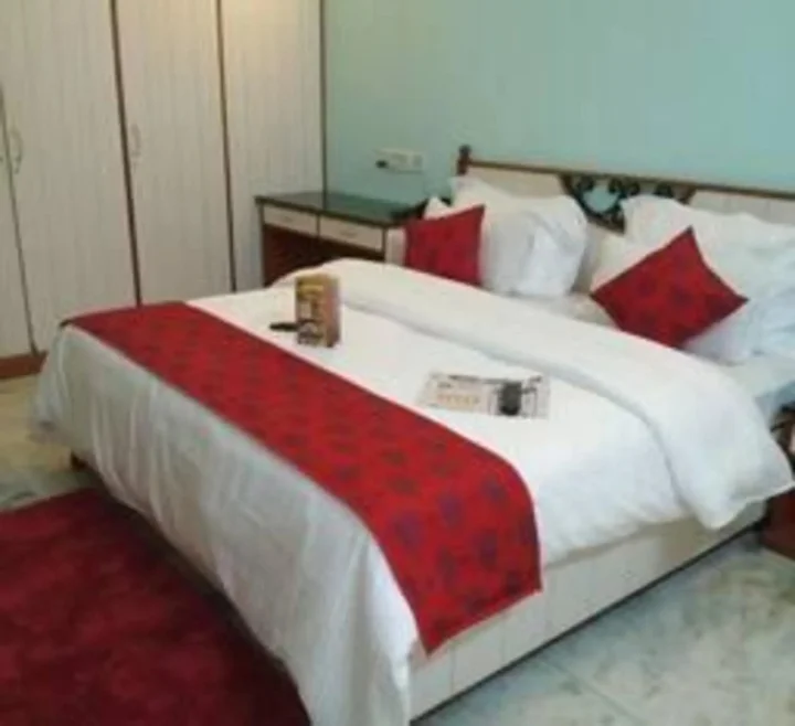 Канпур: Hotel Celebration