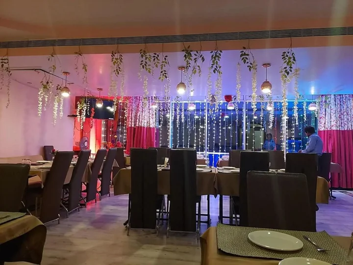 Канпур: Hotel Celebration
