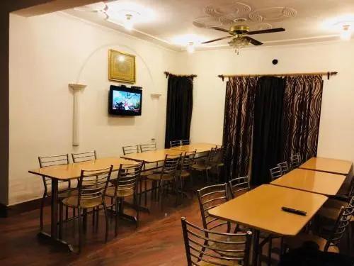 Шринагар: Assad Resorts