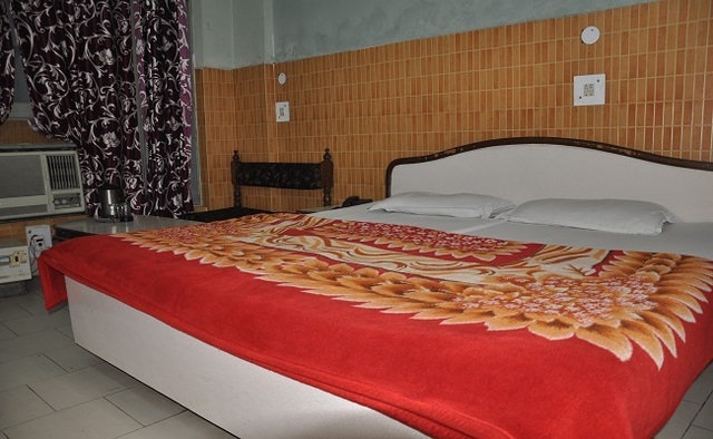 Катра: Hotel Krishna Plaza
