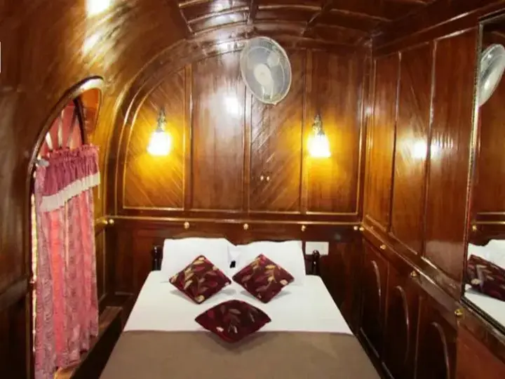 Кумараком: Backwater Retreat Houseboat