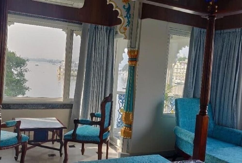Удаипур: Jheel Hotel and Restaurent