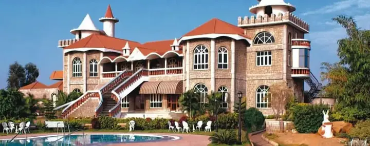 Шамирпет: Celebrity Resort