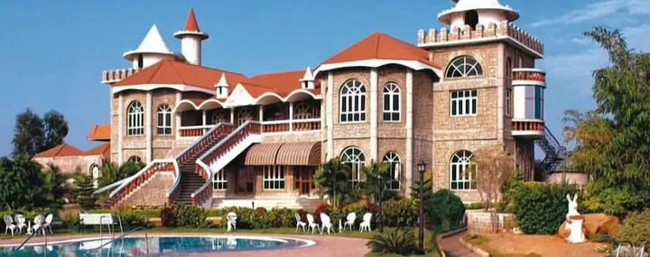 Шамирпет: Celebrity Resort