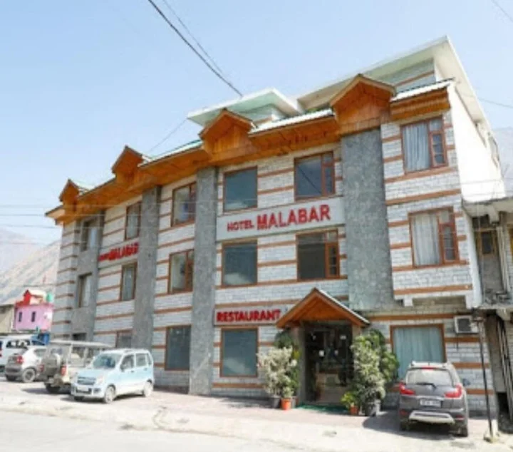 Бхунтар: Hotel Malabar
