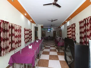Ришикеш: OYO 9848 Hotel Dev Palace
