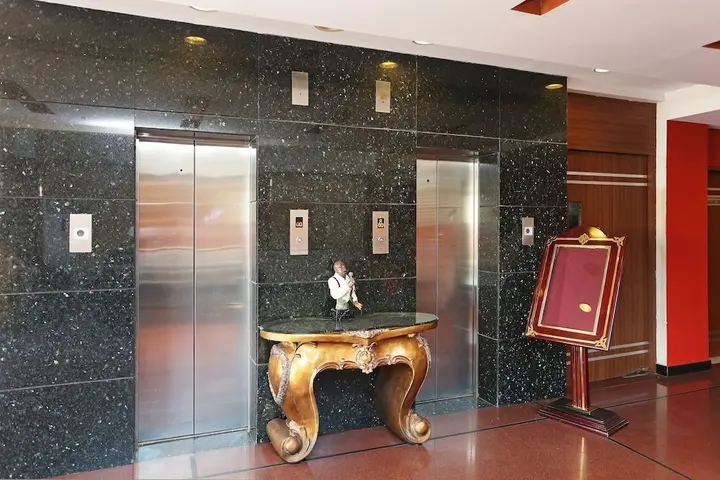 Райпур: OYO 10392 Hotel Corbiz Tower
