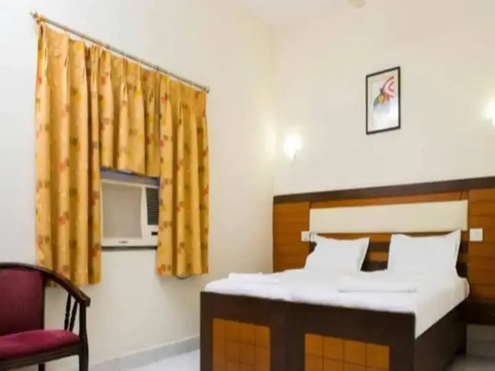 Хидерабад: Nemali Hotel