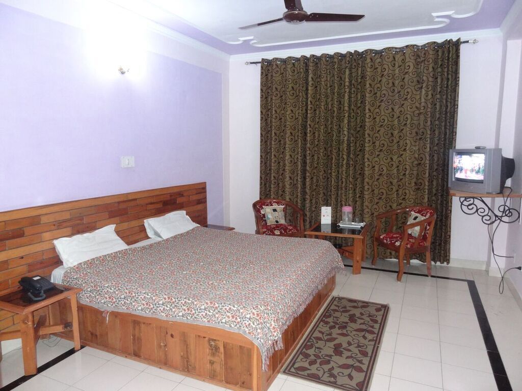 Кангра: Hotel Vatika