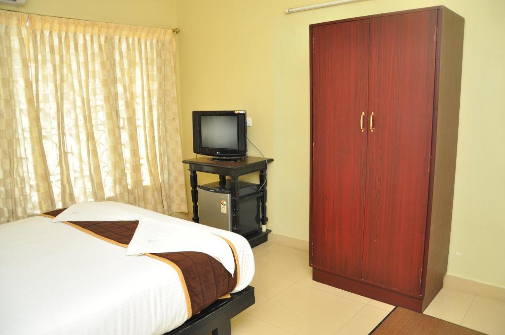 Eraniel: Hotel Rajam