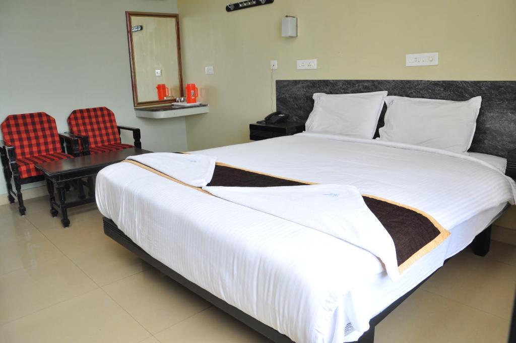 Eraniel: Hotel Rajam