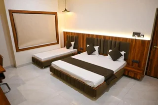 Матхура: Kedar Dham Hotel