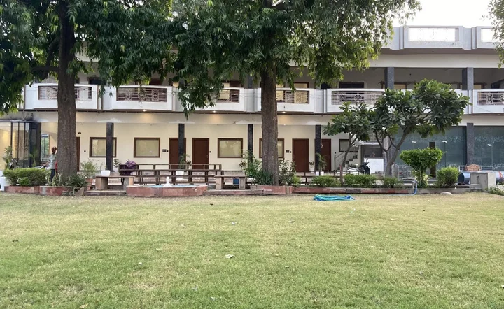 Матхура: Kedar Dham Hotel