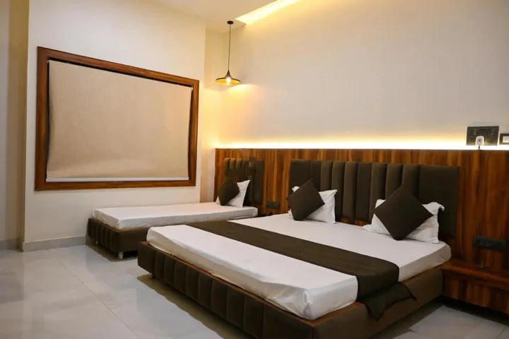 Матхура: Kedar Dham Hotel