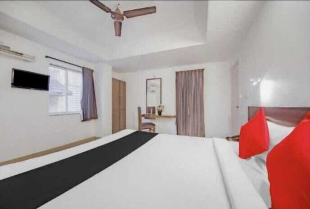 Пудучерри: Hotel Jothimani