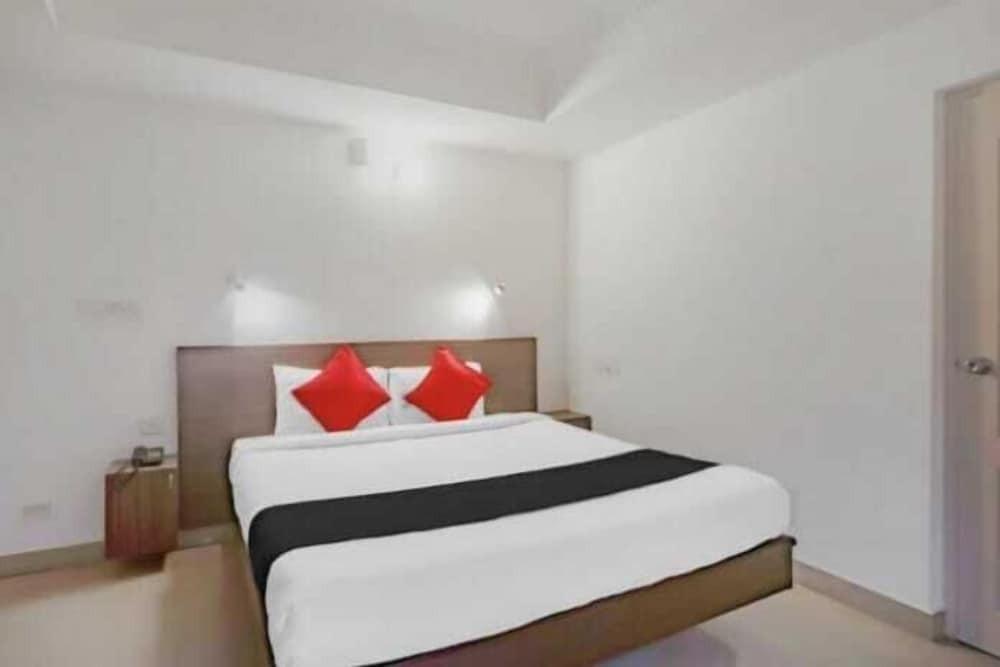 Пудучерри: Hotel Jothimani