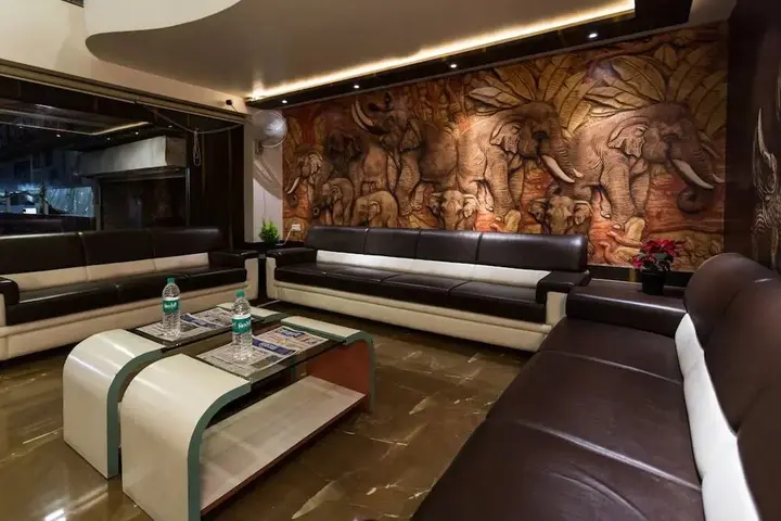 Ширди: Hotel Sai Pratik, Newly Built up, Complimentary Shuttle To The Temple