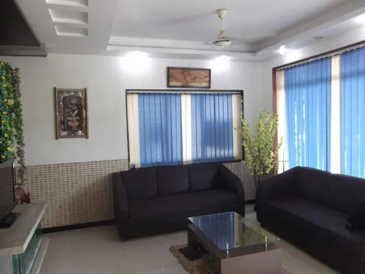 Ширди: Hotel Sai Pratik, Newly Built up, Complimentary Shuttle To The Temple
