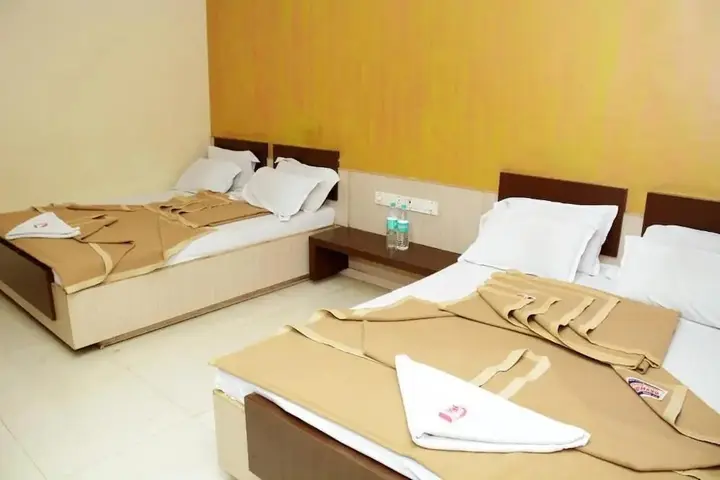 Ширди: Hotel Sai Varsha