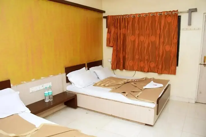 Ширди: Hotel Sai Varsha