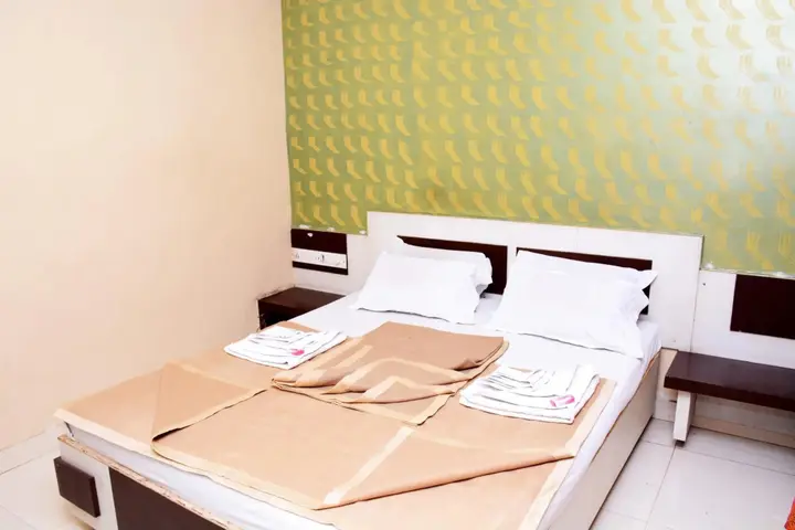 Ширди: Hotel Sai Varsha