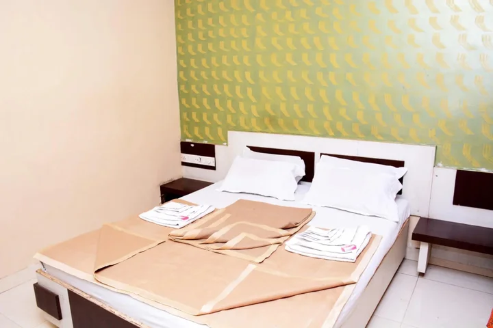 Ширди: Hotel Sai Varsha