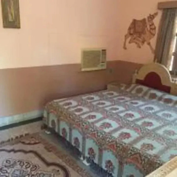 Садри: Roopam Resort