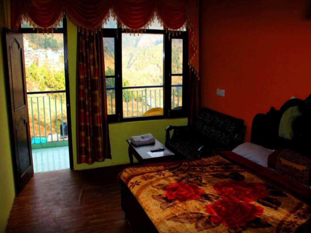 Дармсала: Hotel Pink House