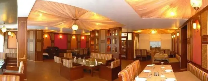 Наинитал: Hotel Arif Castles