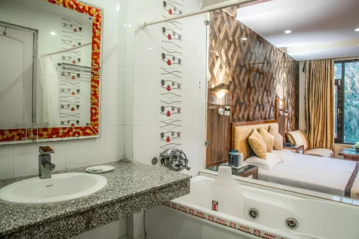 Шимла: Hotel Sukh Sagar Regency