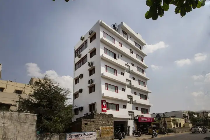 18 Square Lake View Boutique Hotel — фото 1