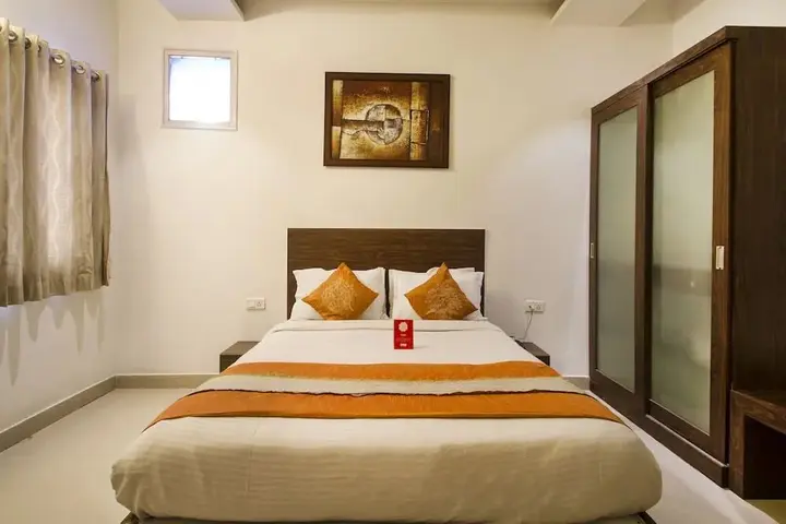 Хидерабад: 18 Square Lake View Boutique Hotel